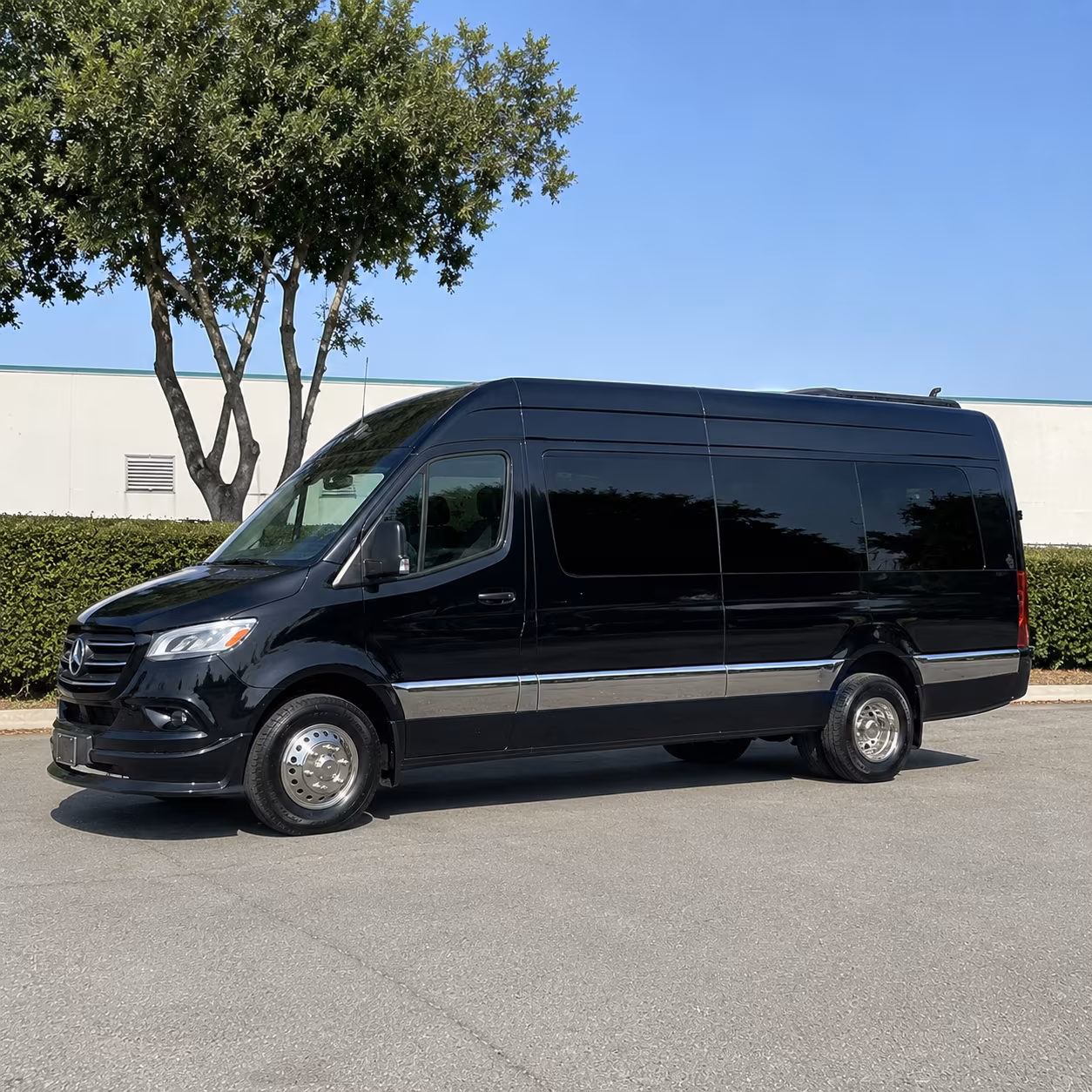 Atlanta Airport Shuttle & Transportation party bus exterior