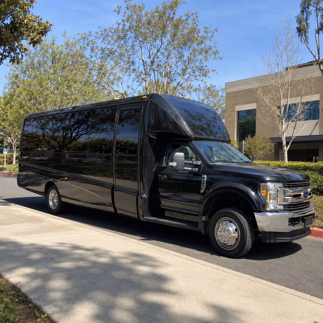 Atlanta Winery Tour & Pub Crawl Transportation party bus exterior