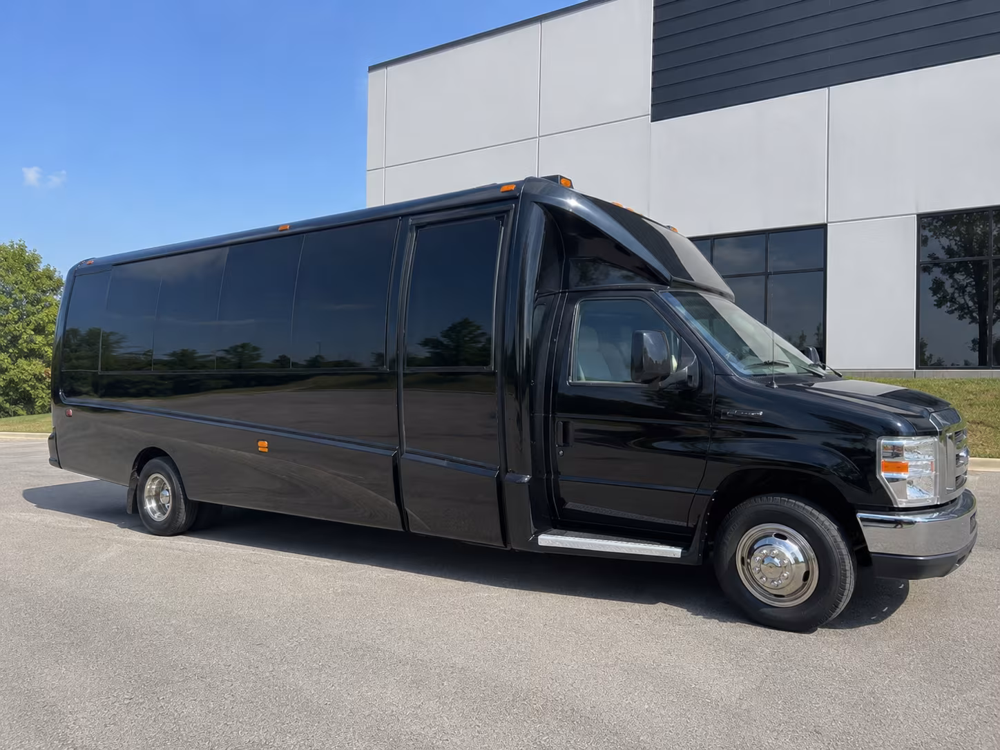 Johns Creek Winery Tour & Pub Crawl Transportation